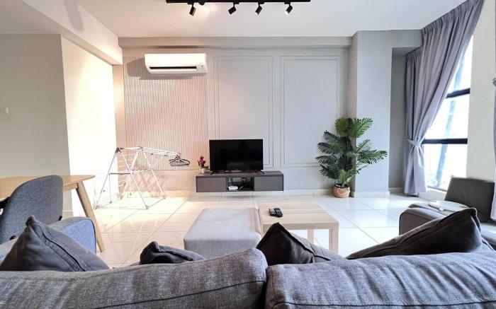 Wide-Heaven 2Bedroom   KLCC VIEW @ Artemontkiara