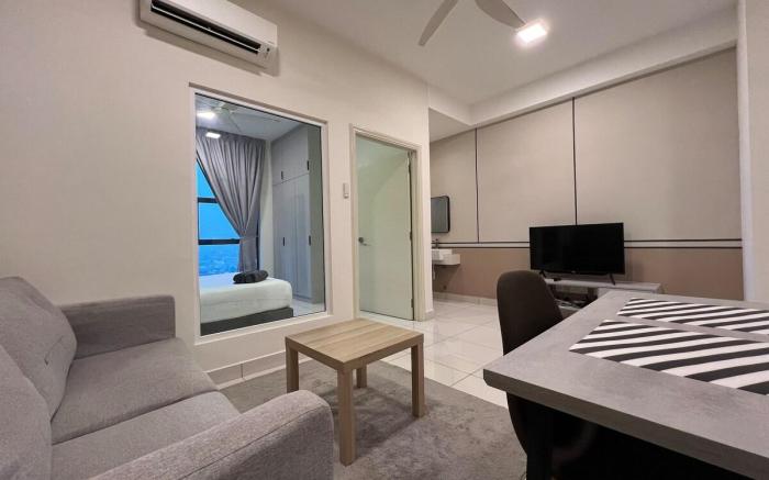 Spacious One Bedroom @Artemontkiara W/Jacuzzi