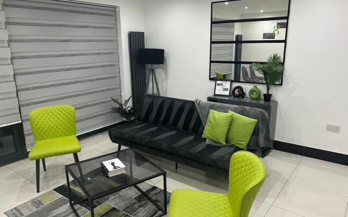 Urban 2 Bed Oasis Croydon, Sleeps 6