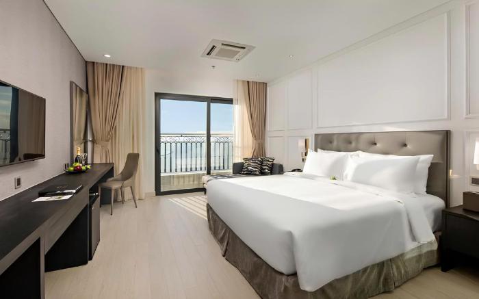 Luxury Apartment Golden Bay