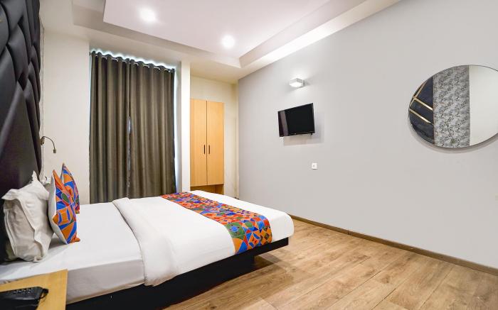 FabHotel Royale 30