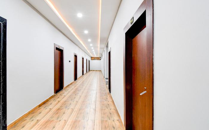 FabHotel Padmakar Kashi