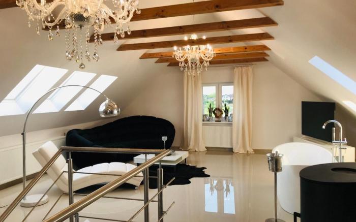 Villa Sunshine with large garden and fireplace