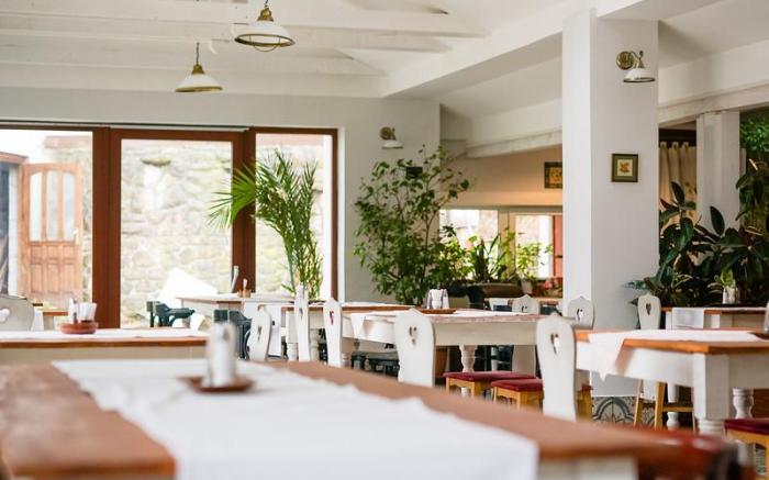Nomad Hotel & Glamping