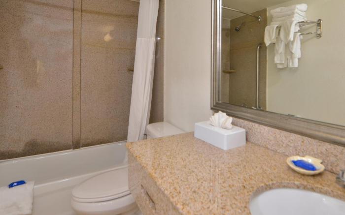 Best Western Plus Holiday Sands Inn and Suites