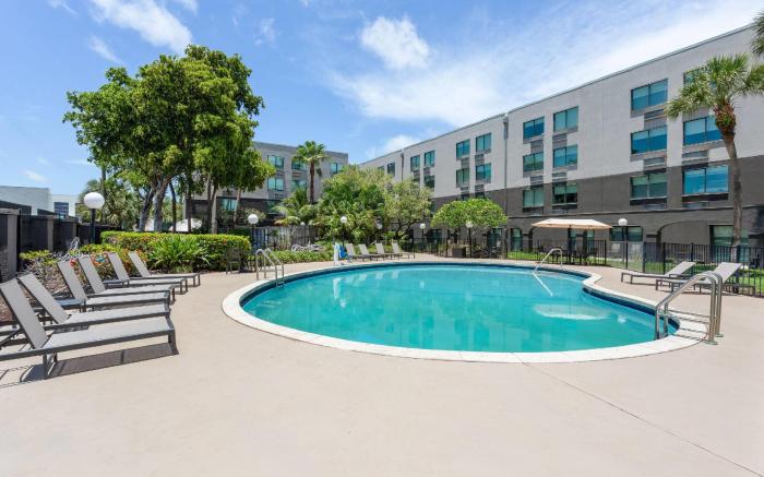 Hawthorn Extended Stay by Wyndham Ft Lauderdale Cypress Crk