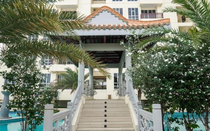 Spacious 3BR Apt Lucky Tower Residence By Travelio