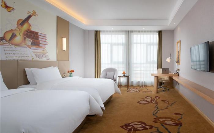 Vienna International Hotel Zhumadian Shangcai Caimingyuan Pedestrian Street