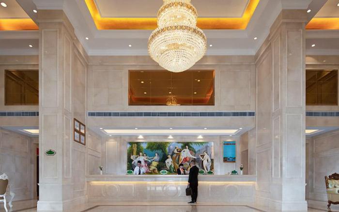 Vienna International Hotel Guangdong Jieyang High-speed Railway Station