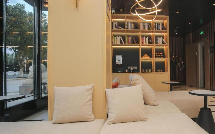 Magnotel Yantai Penglai Oulebao Seaside Bathing Beach