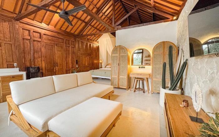 Honeymoon Studio