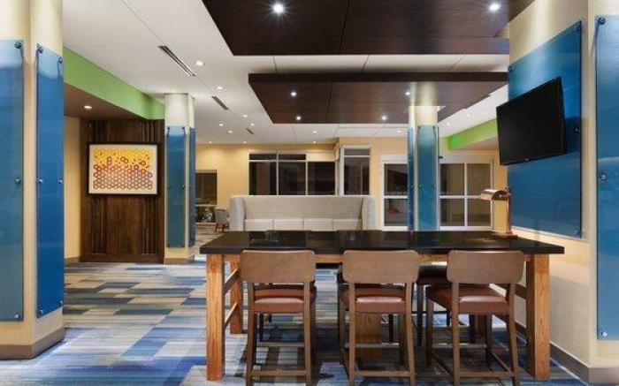 Holiday Inn Express & Suites Edinburg- Mcallen Area By IHG