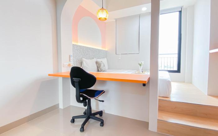 Minimalist Studio Room Apt at Evenciio By Travelio