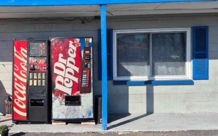 Base Motel By OYO South Tampa