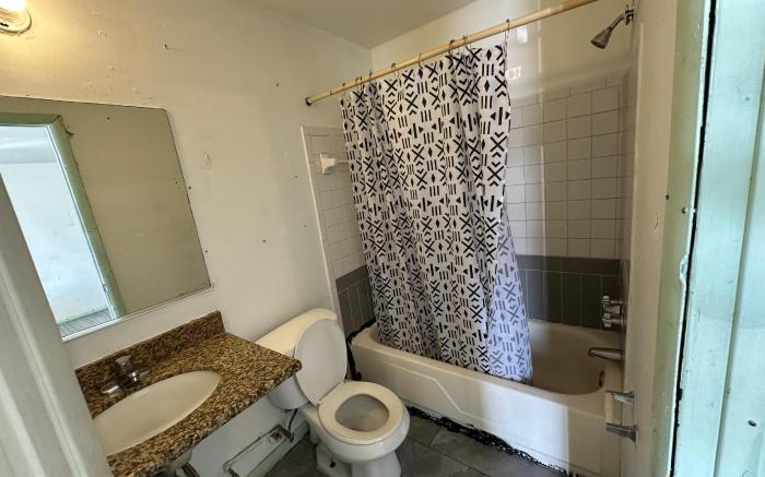 Base Motel By OYO South Tampa