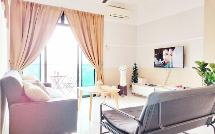 Platino 4BR walk to Paradigm mall