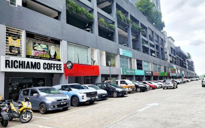 Southville Luxury @ Savanna Executive 3Bedroom