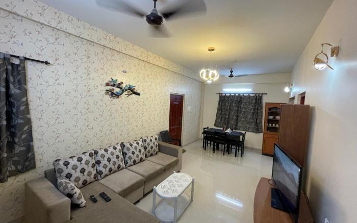 V4 Stay - Luxury 1 BHK AC Suite sleeps 5 guests