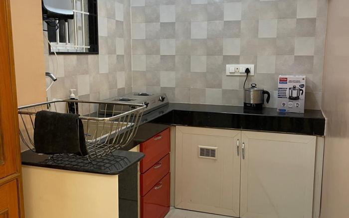 V4 Stay - Luxury 1 BHK AC Suite sleeps 5 guests