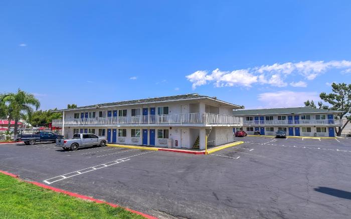 Motel 6 Fontana, CA