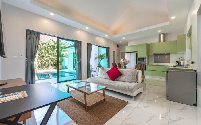*Next-Door Villas 6BR 2 Pools For Group Vibe! V193