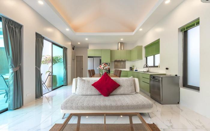 *Next-Door Villas 6BR 2 Pools For Group Vibe! V193