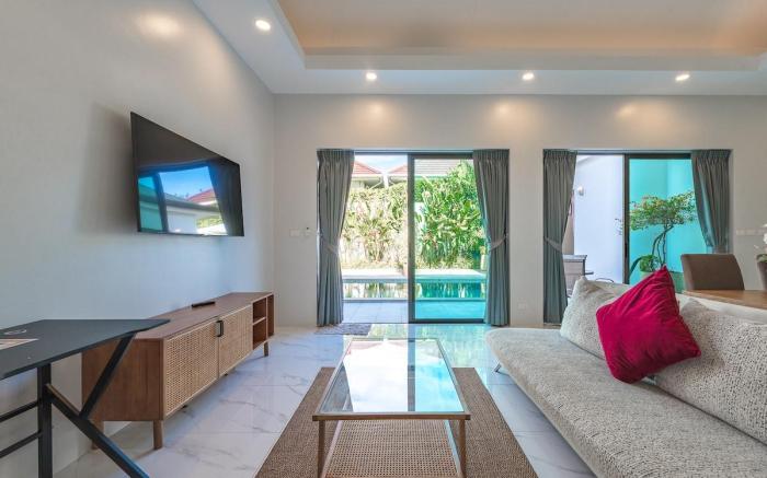 *Next-Door Villas 6BR 2 Pools For Group Vibe! V193