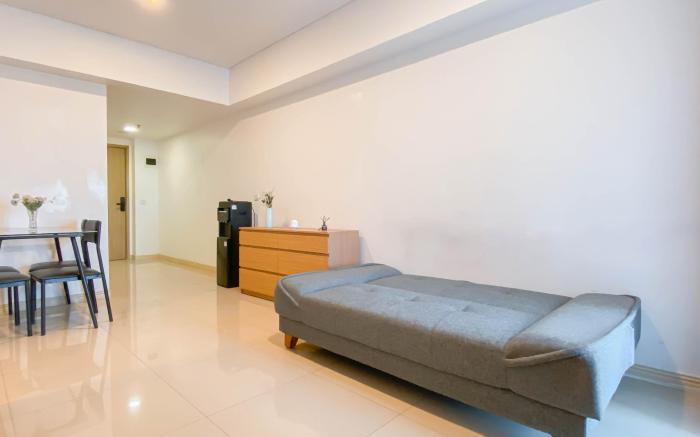 Comfy Stay 2BR at Meikarta Apartment By Travelio