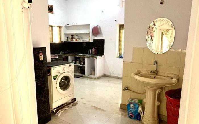 Cozy 1bhk - Boutique Bunglow 458