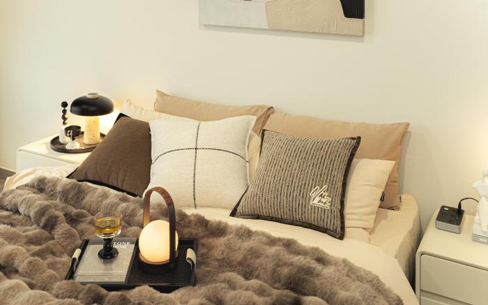 Amber Dusk: The Warmth of Earthly Elegance