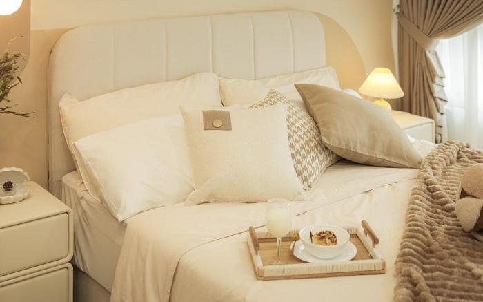 Glow Within: A Calm and Quiet Hideaway