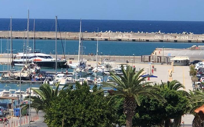 Erieta sea view apartment,50m from the beach