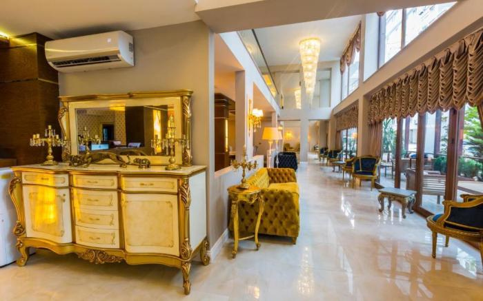 Real King Suite Hotel