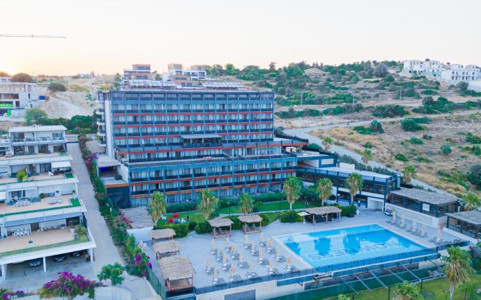 The Nowness Luxury Hotel & Spa