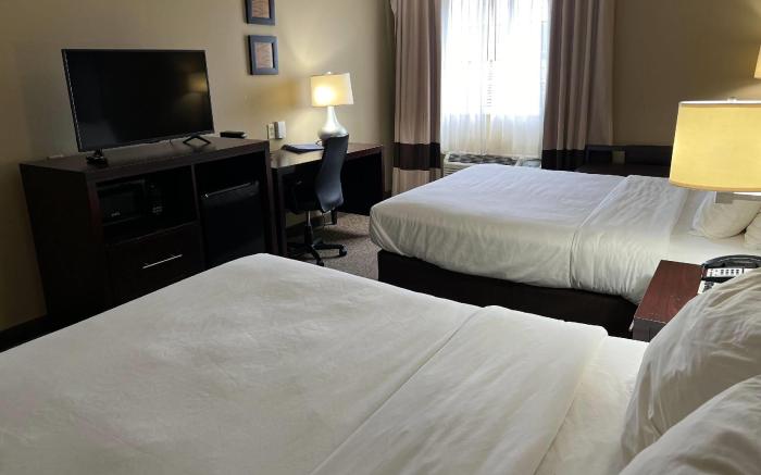 Days Inn & Suites by Wyndham Manheim Lebanon