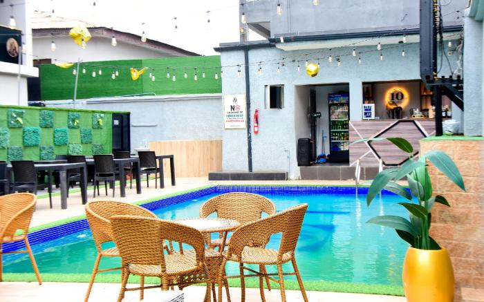 10 Kobo Hotel & Suites
