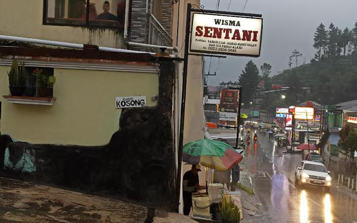 Guci Wisma Sentani 1 Rumah 4 Kamar lt Bawah