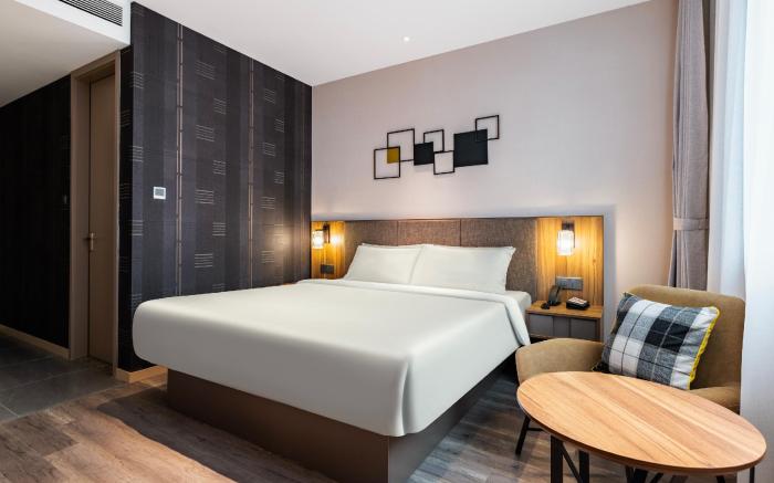 Home Inn Plus Changzhou Dinosaur Park Olympic Sports Center Shimin Plaza Metro Station