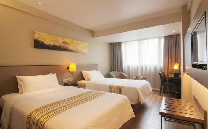 Home Inn Plus Harbin Railway Station Provincial Government Workers' Cultural Palace Metro Station