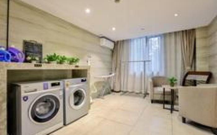 Home Inn Plus Ningbo Railway Station North Square