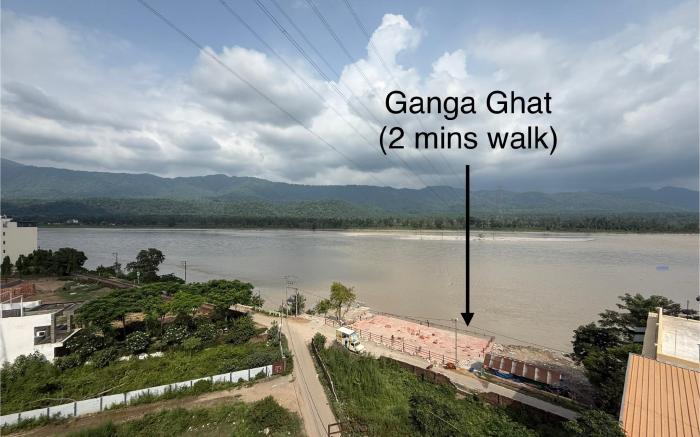 Ganga Nest | Cosy 2 BHK with Ganga View