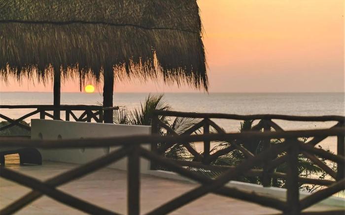 La Puerta Azul Beachfront - Adults Only