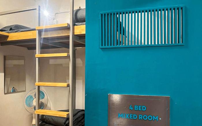 Rahees Bi Roambay - Backpacker Hostel