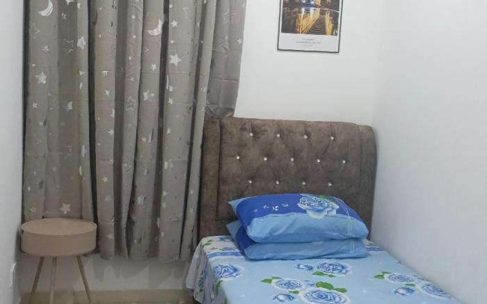 De' QE Homestay