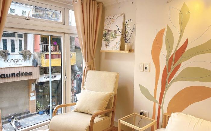 Two Separate Studios with Street view @Old Quarter