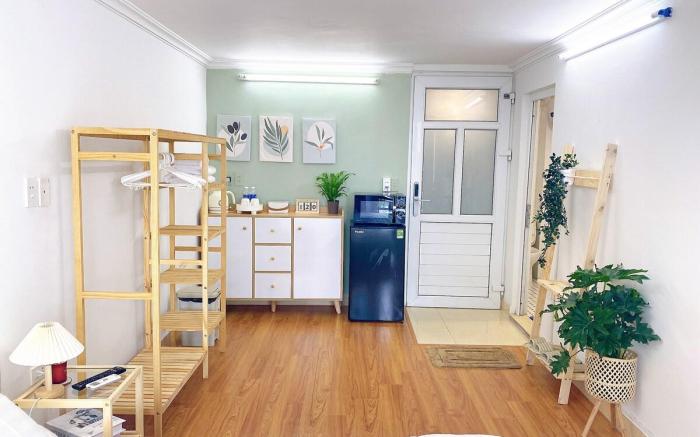 Two Separate Studios with Street view @Old Quarter