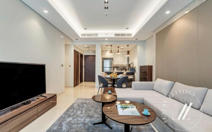 Bright and Airy 2BDR Apartment with Stunning Views