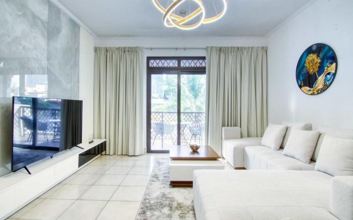 Charming 2BDR with Burj Khalifa View