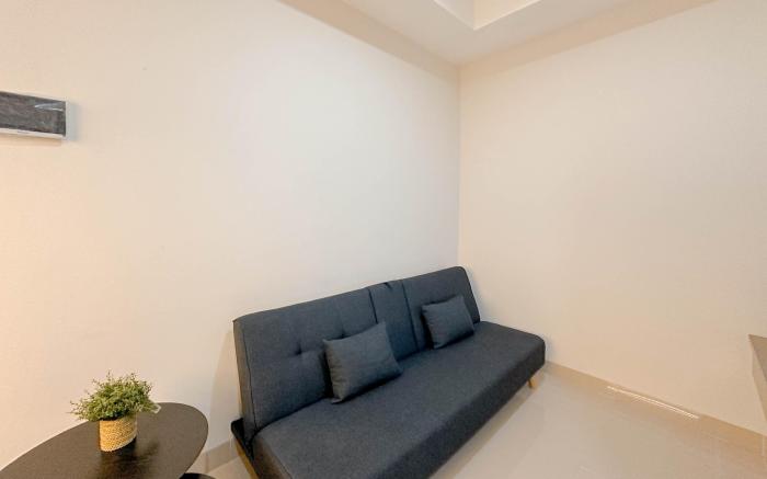 Modern Suite 1BR Grand Sungkono Lagoon By Travelio