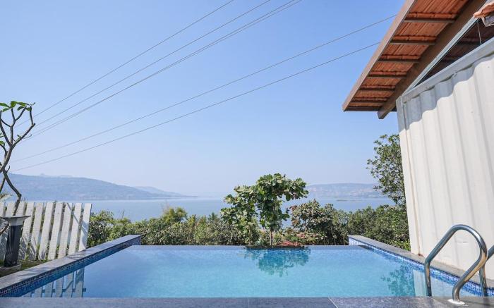Caasa Tranquilla Lakefront Container with Pool